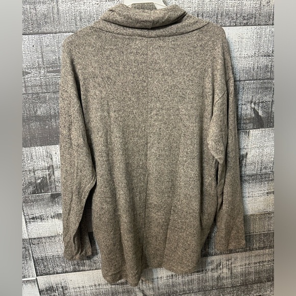 Animal Print Pullover - Picture 4 of 4